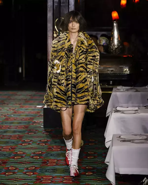 「【ルック】KENZOが2026年春夏コレクションをパリで発表」の画像