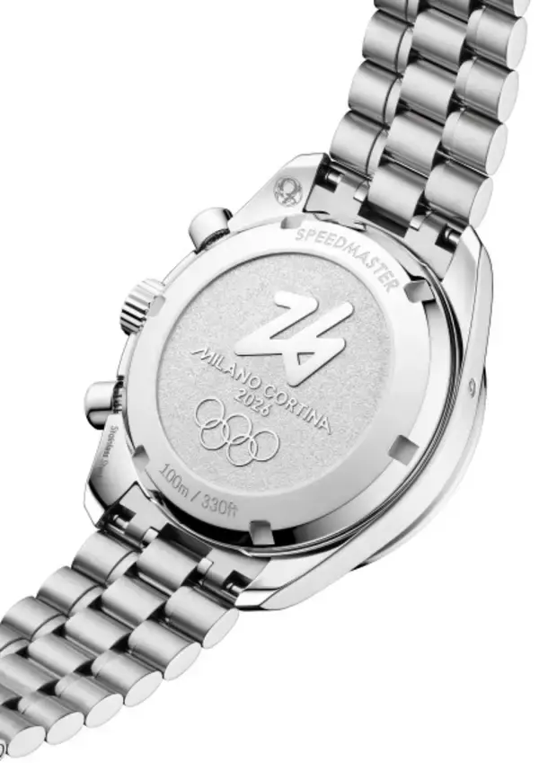 「冬の光を閉じ込めたタイムピース──OMEGA「スピードマスター 38 ミラノ・コルティナ 2026」登場」の画像
