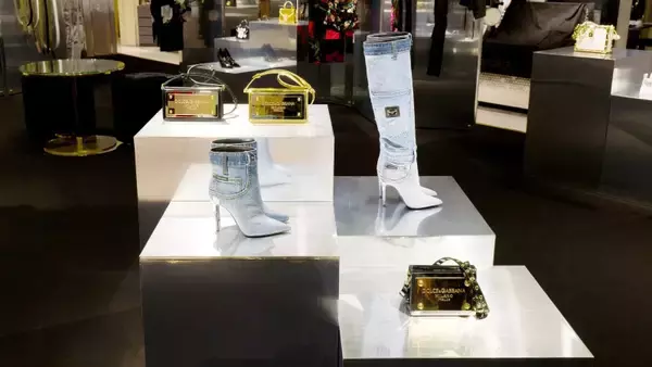 「ドルチェ&ガッバーナが新宿伊勢丹 ザ・ステージでポップアップを開催。2022春夏コレクションを先行発売」の画像