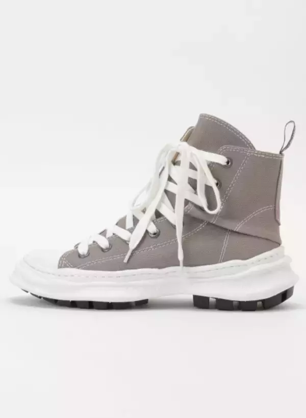 リミ フゥ×メゾン ミハラヤスヒロのコラボ第3弾、ツイステッドスニーカー最新モデルが登場