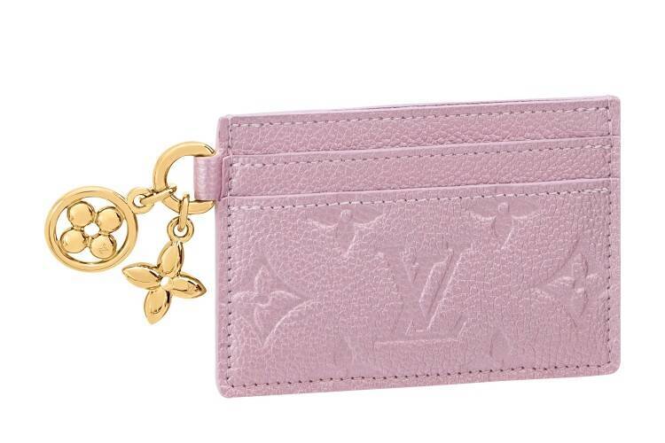 母の日ギフトにも最適。艶やかなパール加工を施したルイ・ヴィトンの新作アイテム4選