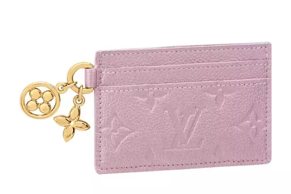 「母の日ギフトにも最適。艶やかなパール加工を施したルイ・ヴィトンの新作アイテム4選」の画像