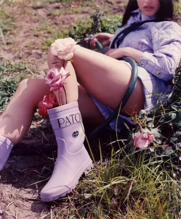 「パリ発のパトゥがフランス老舗のラバーブーツブランド「ルシャモー」とコラボしたラバーブーツを発売」の画像