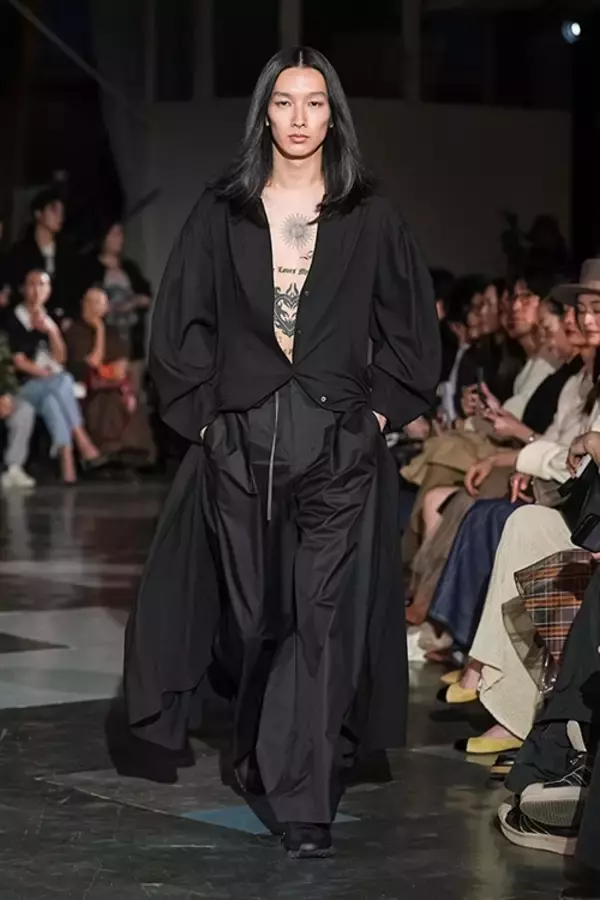 「三陽商会が新ブランド「AUREME」を始動──“未来のための日常着”を科学技術館で初披露」の画像