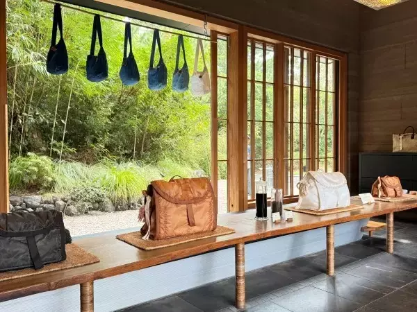 「旅の途中で、手仕事に触れる。登録有形文化財「沼津倶楽部」で体感する LUGGAGE LABEL 企画展」の画像