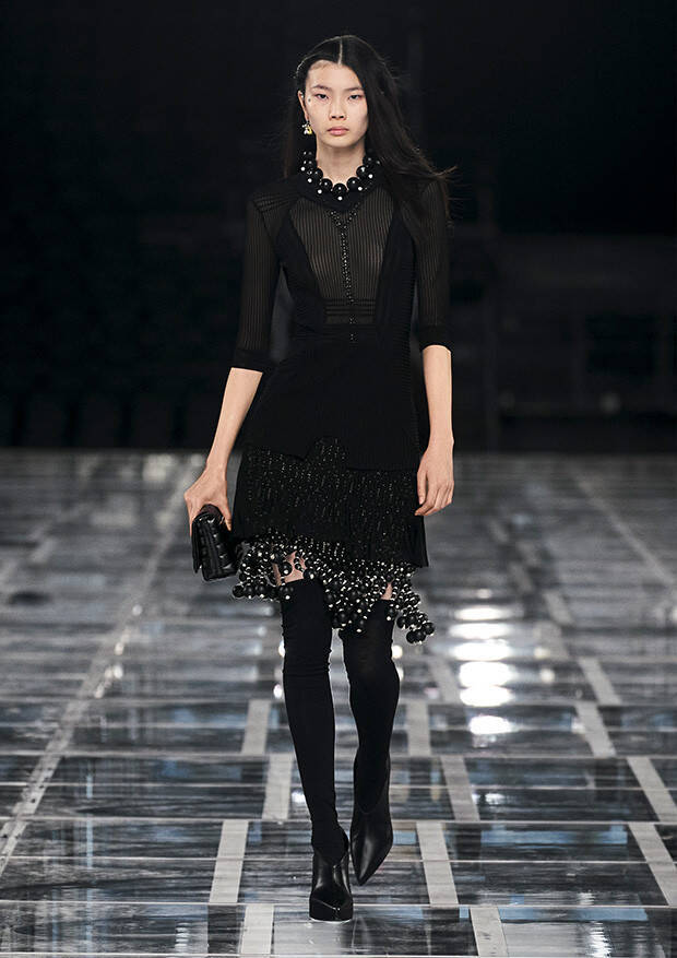 【ルック】ジバンシィ 2022年秋冬 ウィメンズ&メンズ レディ・トゥ・ウエア コレクション