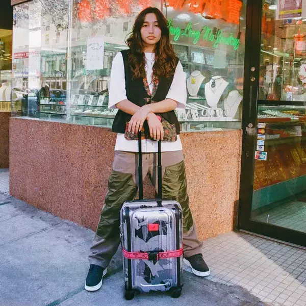 「トゥミがストリートウエアブランド・ステイプルとのエクスクルーシブなコラボレーションコレクションを発表」の画像