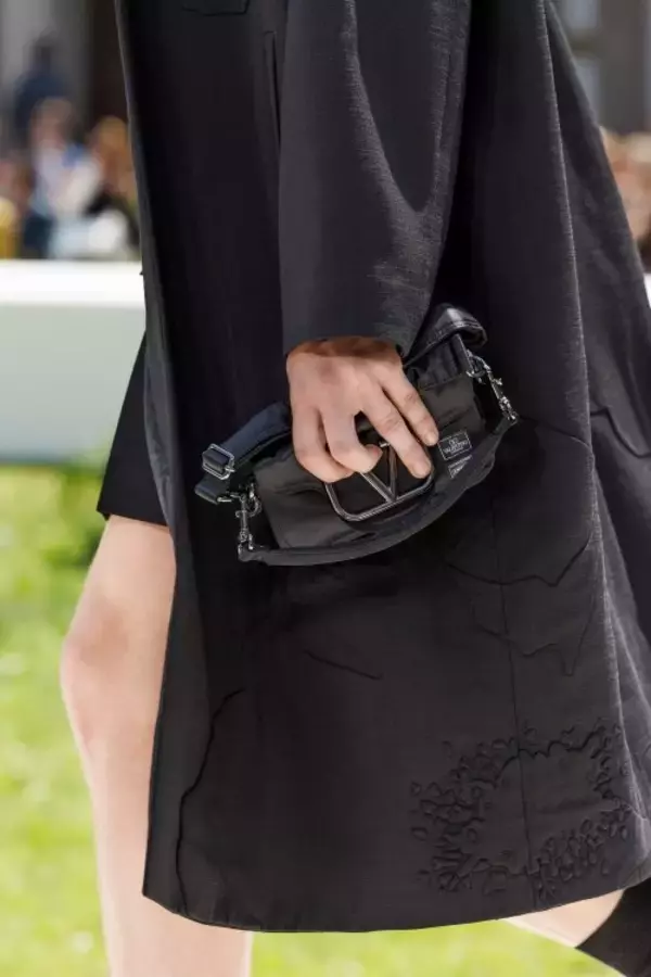 ヴァレンティノとポーターがコラボした特別なカプセルコレクションが誕生