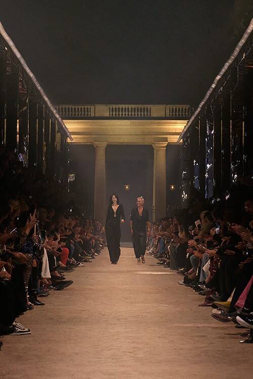 【ルック】イザベル マランが2024年春夏コレクション ショーを開催