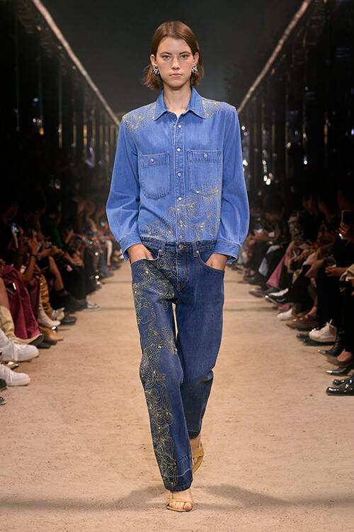 【ルック】イザベル マランが2024年春夏コレクション ショーを開催