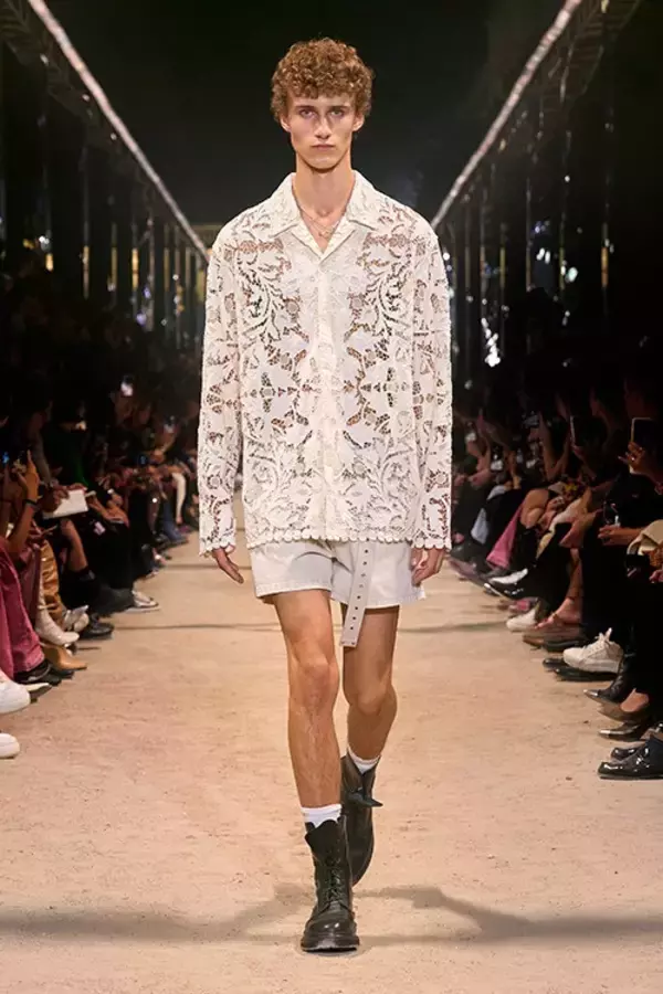 「【ルック】イザベル マランが2024年春夏コレクション ショーを開催」の画像