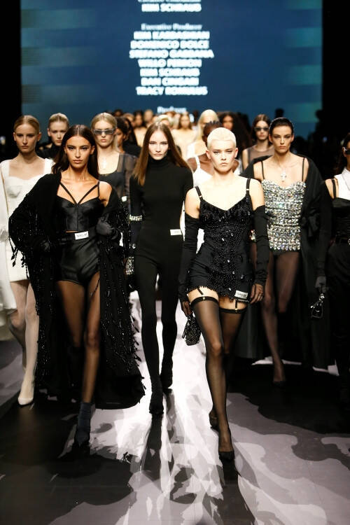 【ルック】ドルチェ&ガッバーナが2023 春夏 コレクションショーを開催