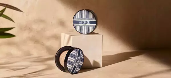 「ディオールからサマー コレクション「ディオリビエラ」が登場。地中海の船旅やビーチのデッキで優雅に過ごす夏をイメージ」の画像