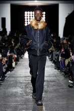 KAMIYA、2026年秋冬コレクション「ACT - COOL」を発表。新木場FACTORYで提示された、“クールであること”への静かな問い