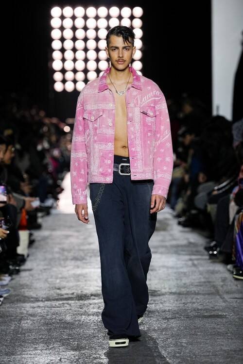 KAMIYA、2026年秋冬コレクション「ACT - COOL」を発表。新木場FACTORYで提示された、“クールであること”への静かな問い