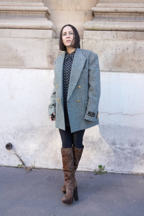 エレガント回帰に欠かせないテーラードジャケット。変幻自在な着こなしを参考に【パリスナップ】