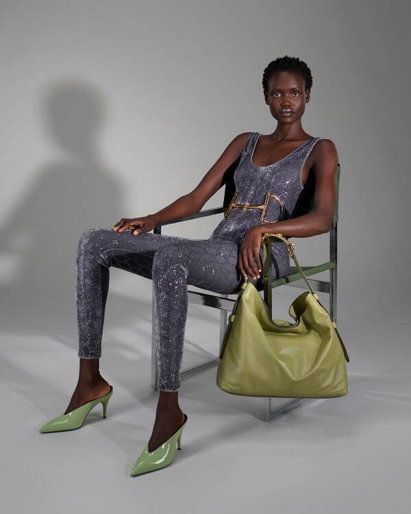 グッチがキャサリン・オピー撮影による2025年秋冬広告キャンペーンを発表。多様な個性が織りなす肖像の物語