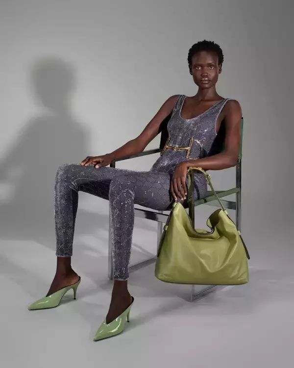 「グッチがキャサリン・オピー撮影による2025年秋冬広告キャンペーンを発表。多様な個性が織りなす肖像の物語」の画像