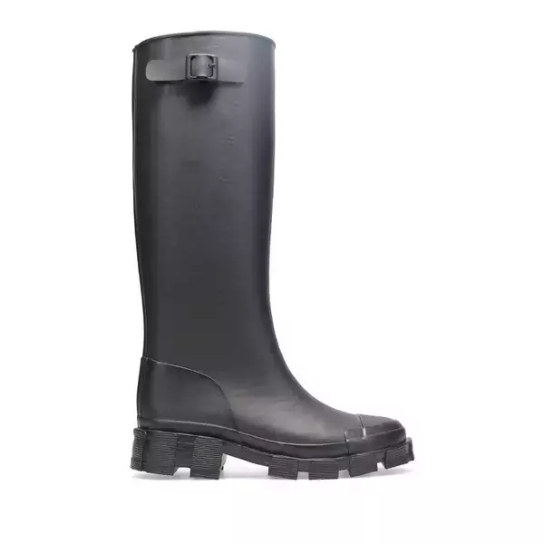 「天気の変わりやすいフェスに最適! アナ・スイ×アトモスの新作ラバーブーツが登場」の画像