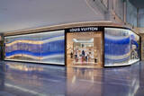 「ルイ・ヴィトンが日本で初となる空港内免税店を羽田空港にオープン」の画像1