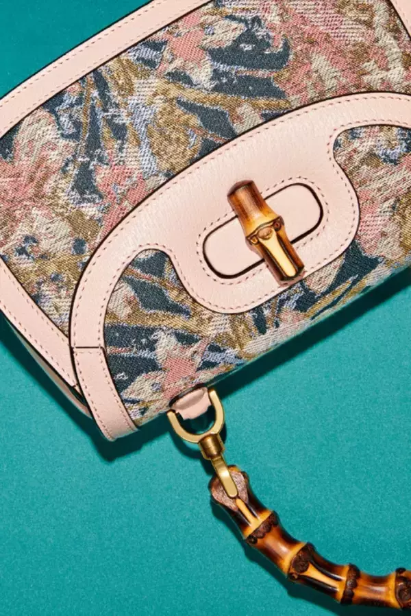 「グッチが京都・西陣織の老舗 HOSOOとのコラボによるリミテッド エディションのハンドバッグを発表」の画像