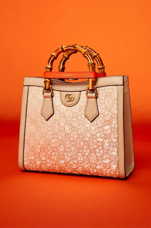 グッチが京都・西陣織の老舗 HOSOOとのコラボによるリミテッド エディションのハンドバッグを発表