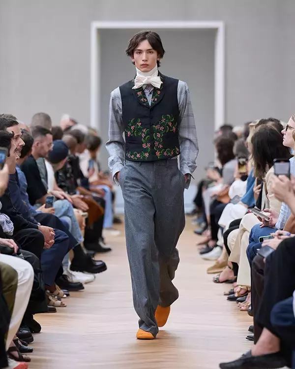 「【ルック】ジョナサン・アンダーソンが再構築した新生ディオール、2026年メンズ サマーコレクションが発表」の画像