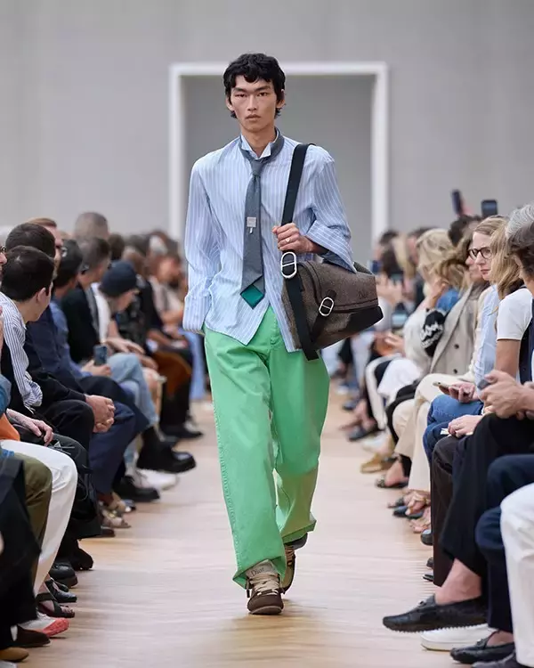 「【ルック】ジョナサン・アンダーソンが再構築した新生ディオール、2026年メンズ サマーコレクションが発表」の画像