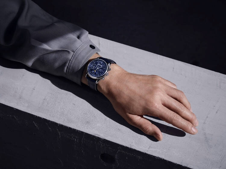 ロンジンがブランドアンバサダーの本木雅弘とUTAによる新ビジュアルを公開