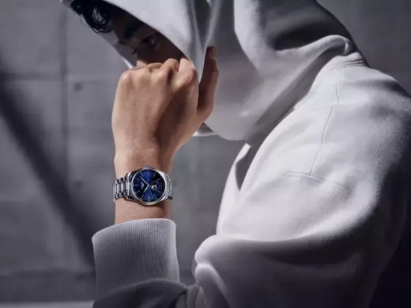 「ロンジンがブランドアンバサダーの本木雅弘とUTAによる新ビジュアルを公開」の画像