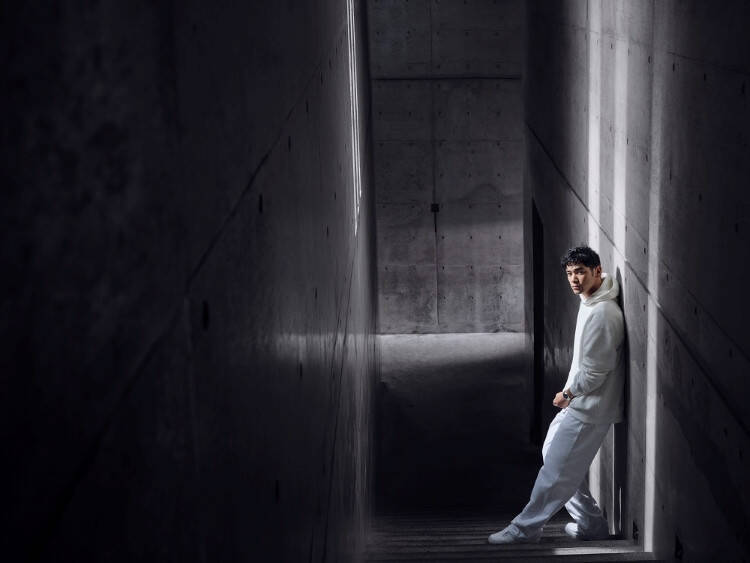 ロンジンがブランドアンバサダーの本木雅弘とUTAによる新ビジュアルを公開