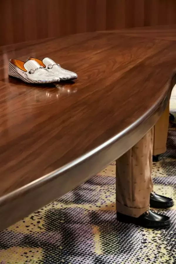 「グッチがホースビット ローファー70周年を祝うエキシビション「GUCCI HORSEBEAT SOCIETY」をミラノで開催」の画像