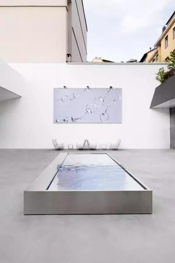 「グッチがホースビット ローファー70周年を祝うエキシビション「GUCCI HORSEBEAT SOCIETY」をミラノで開催」の画像