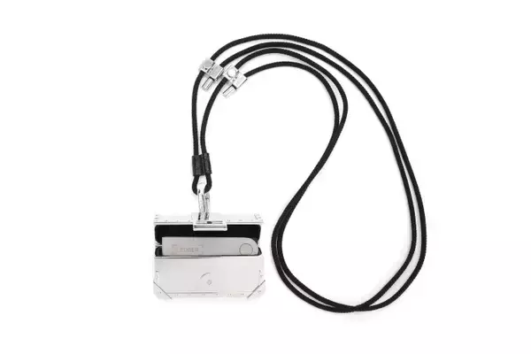 「フェンディから暗号資産ハードウエアウォレットのためのテックアクセサリーが登場」の画像