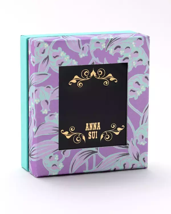 「相反するテイストのミックスが魅力的。アナ スイから春の新作アクセサリーが登場」の画像