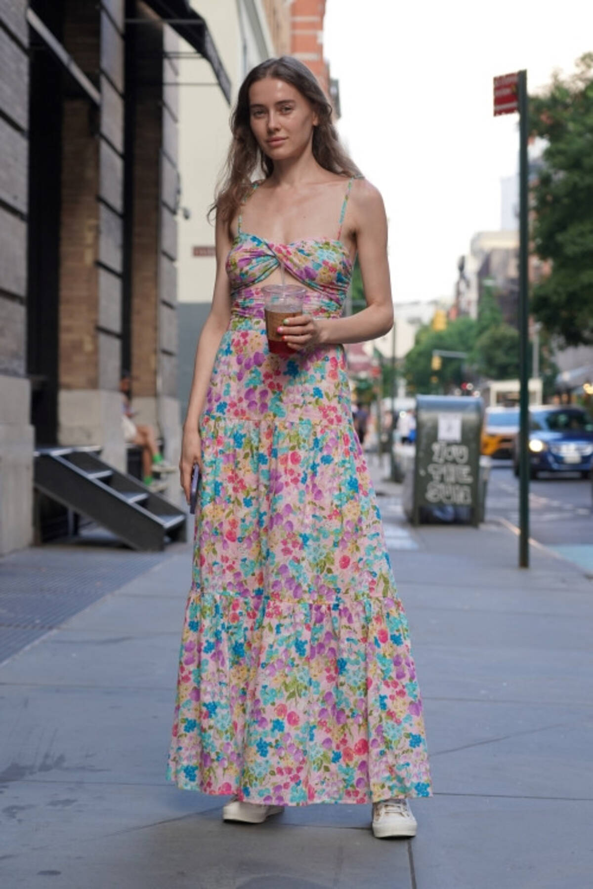 年夏のNYスナップ、最旬のサマードレスを着用したニューヨーカーに