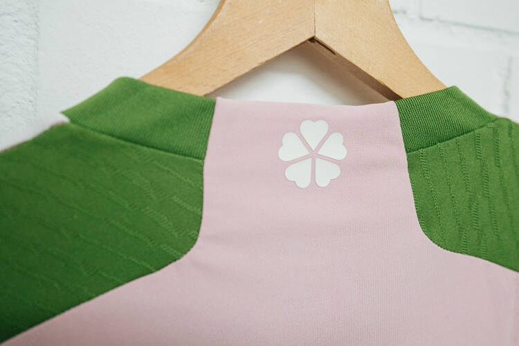 アディダスがNIGO®デザインによる桜餅のような色合いのサッカー日本代表 スペシャルコレクションを発表