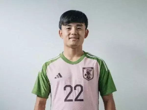 「アディダスがNIGO®デザインによる桜餅のような色合いのサッカー日本代表 スペシャルコレクションを発表」の画像