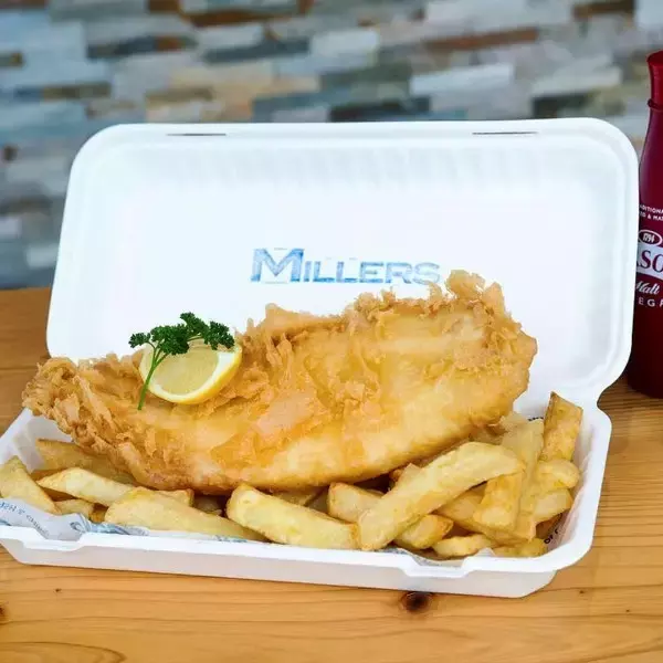 「日本橋三越本店で「三越英国展」を開催。エリザベス女王即位70周年プラチナジュビリーの記念アイテムも登場」の画像