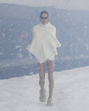 「【ルック】バレンシアガ 2022年ウィンターコレクションを発表」の画像5