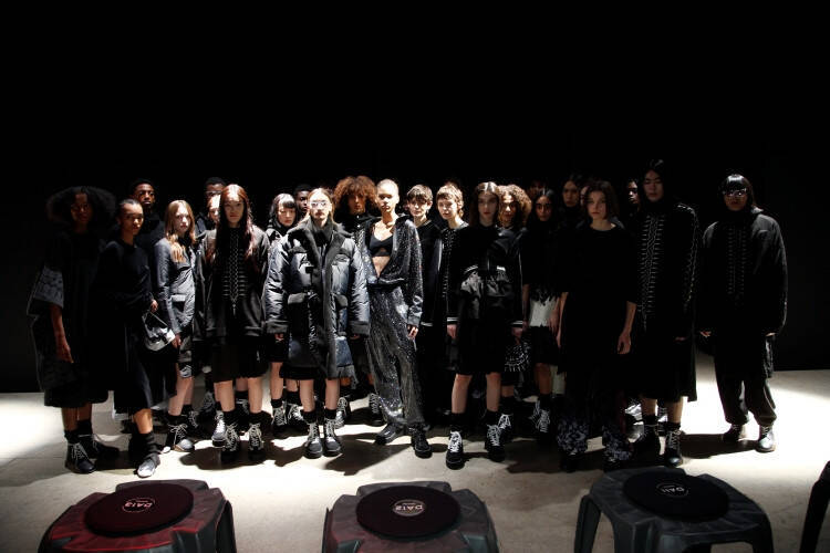 オニツカタイガーが2022年秋冬コレクションをミラノファッションウィークで発表