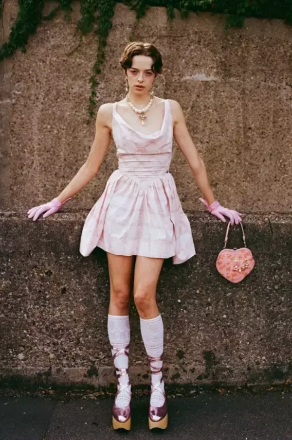 「ヴィヴィアン・ウエストウッドから『NANA』25周年を記念したスペシャル・カプセルコレクションを発売」の画像