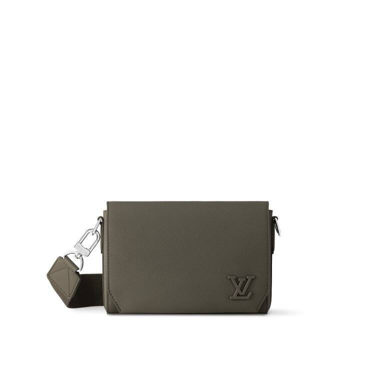 ルイ・ヴィトンのメンズ·レザーグッズ「アエログラム」コレクションから新作ウォレットとバッグが登場