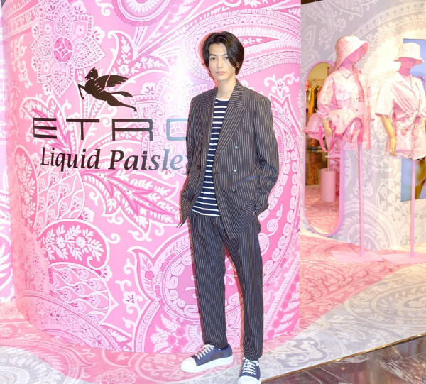 新宿伊勢丹で開催中のエトロ「リキッドペイズリー」ポップアップストアに華やかなゲストが来場