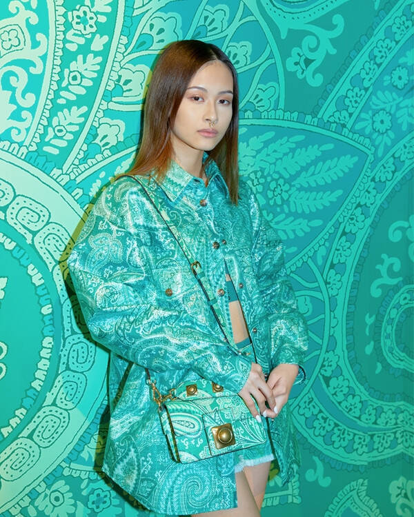 新宿伊勢丹で開催中のエトロ「リキッドペイズリー」ポップアップストアに華やかなゲストが来場