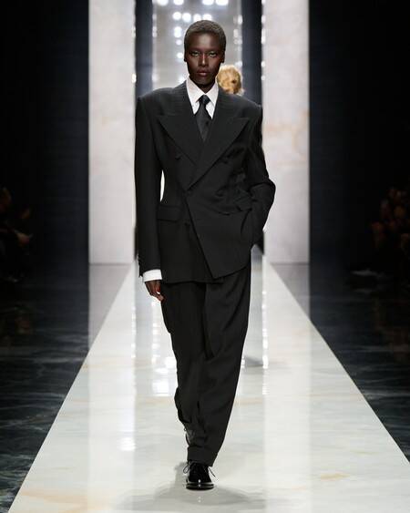 ドルチェ＆ガッバーナ 2026-27年秋冬ウィメンズコレクション──「IDENTITY」という揺るぎない宣言