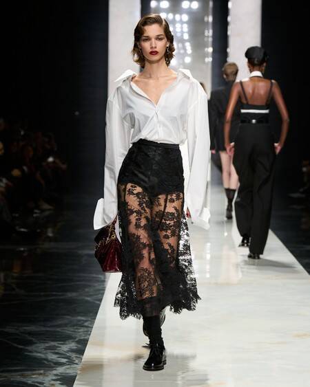 ドルチェ＆ガッバーナ 2026-27年秋冬ウィメンズコレクション──「IDENTITY」という揺るぎない宣言