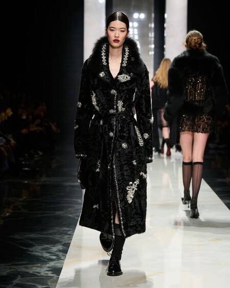 ドルチェ＆ガッバーナ 2026-27年秋冬ウィメンズコレクション──「IDENTITY」という揺るぎない宣言