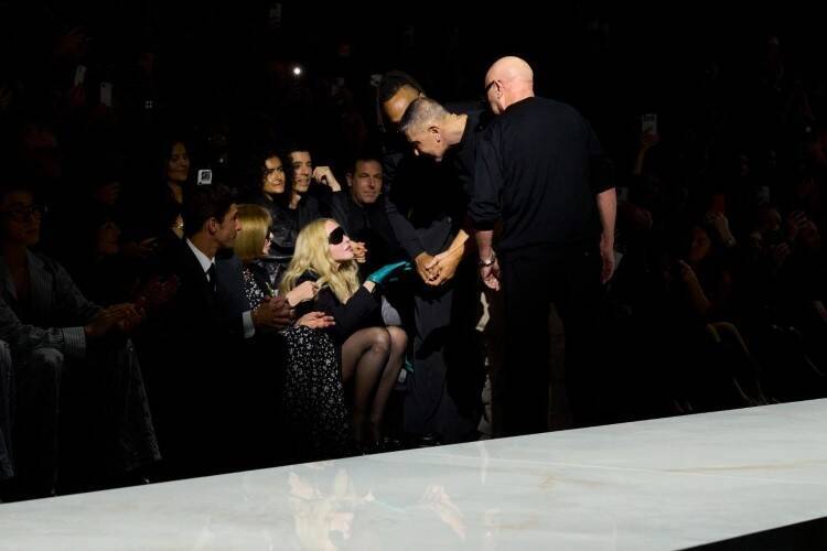 ドルチェ＆ガッバーナ 2026-27年秋冬ウィメンズコレクション──「IDENTITY」という揺るぎない宣言