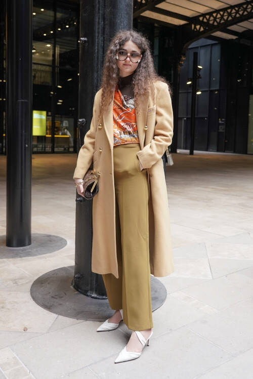 クラシックへと立ち返るシューズ。パンプス派の熱が再燃するも、スニーカー派への支持も衰えず【パリスナップ】